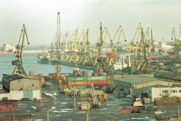 Corlăţean a convenit asupra activării liniei maritime Constanţa - Batumi